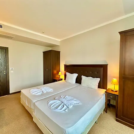 Modern In Royal Апартамент *