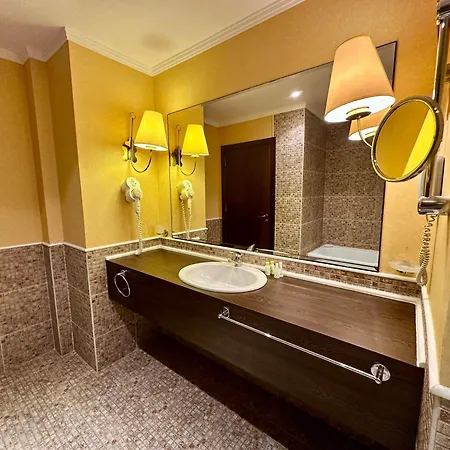 Modern In Royal